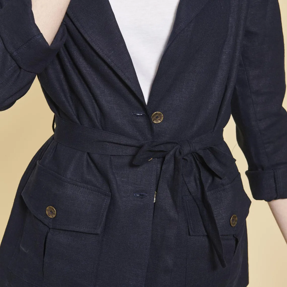 Veste saharienne ceinturée bleu marine en lin | 3 Suisses